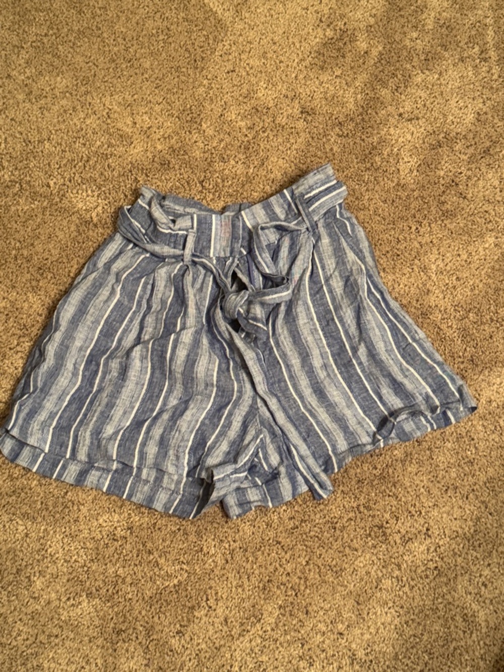 H&M Blue and White Striped High-Waist Paperbag Shorts. Size 2